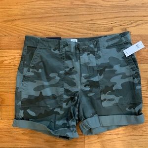 Gap, NWT, camouflage shorts. Size 8.